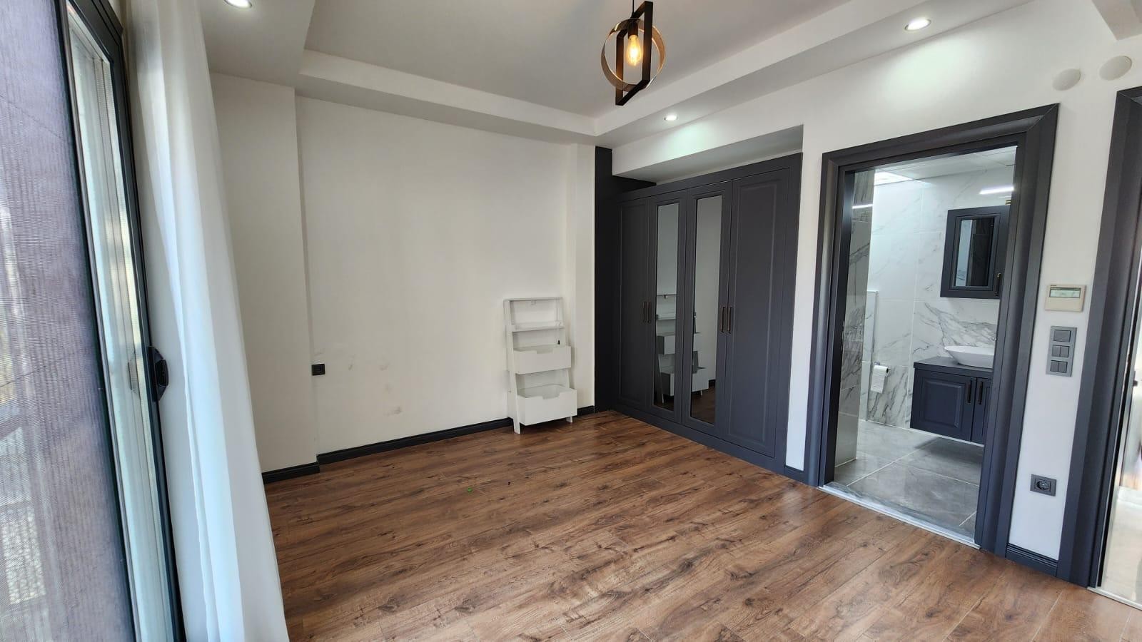 ОТДЕЛЬНАЯ ВИЛЛА С ЧАСТНЫМ САДОВЫМ УЧАСТКОМ В КУШАДАСЫ.