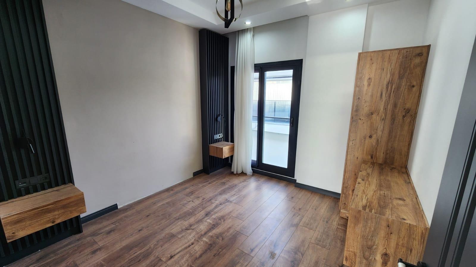 ОТДЕЛЬНАЯ ВИЛЛА С ЧАСТНЫМ САДОВЫМ УЧАСТКОМ В КУШАДАСЫ.