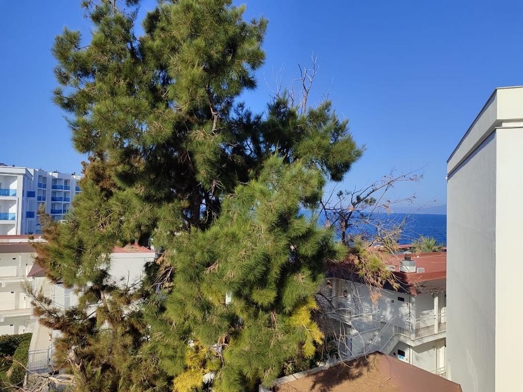 Semi-Detached 5 Bedroom 3 Bathroom Holiday Home with Spacious Garden, Just 50 Meters from Ladies Beach, Kuşadası