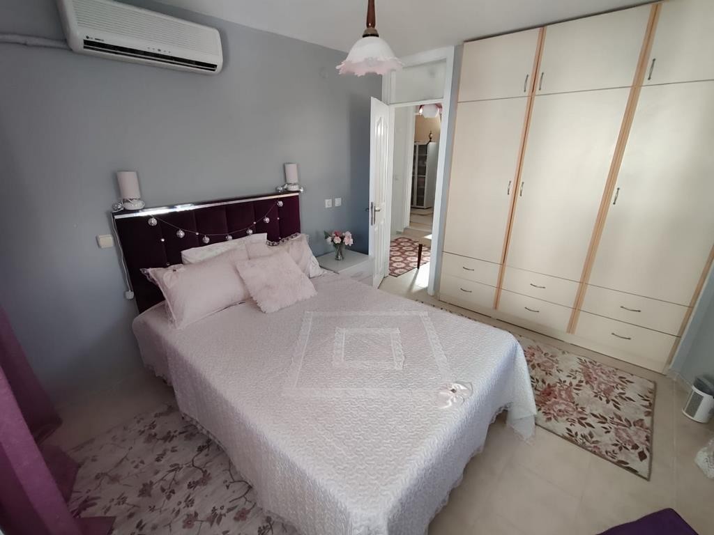 Semi-Detached 5 Bedroom 3 Bathroom Holiday Home with Spacious Garden, Just 50 Meters from Ladies Beach, Kuşadası