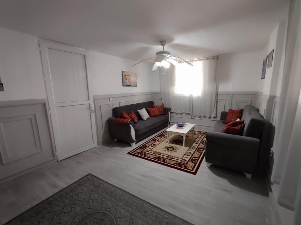 Semi-Detached 5 Bedroom 3 Bathroom Holiday Home with Spacious Garden, Just 50 Meters from Ladies Beach, Kuşadası