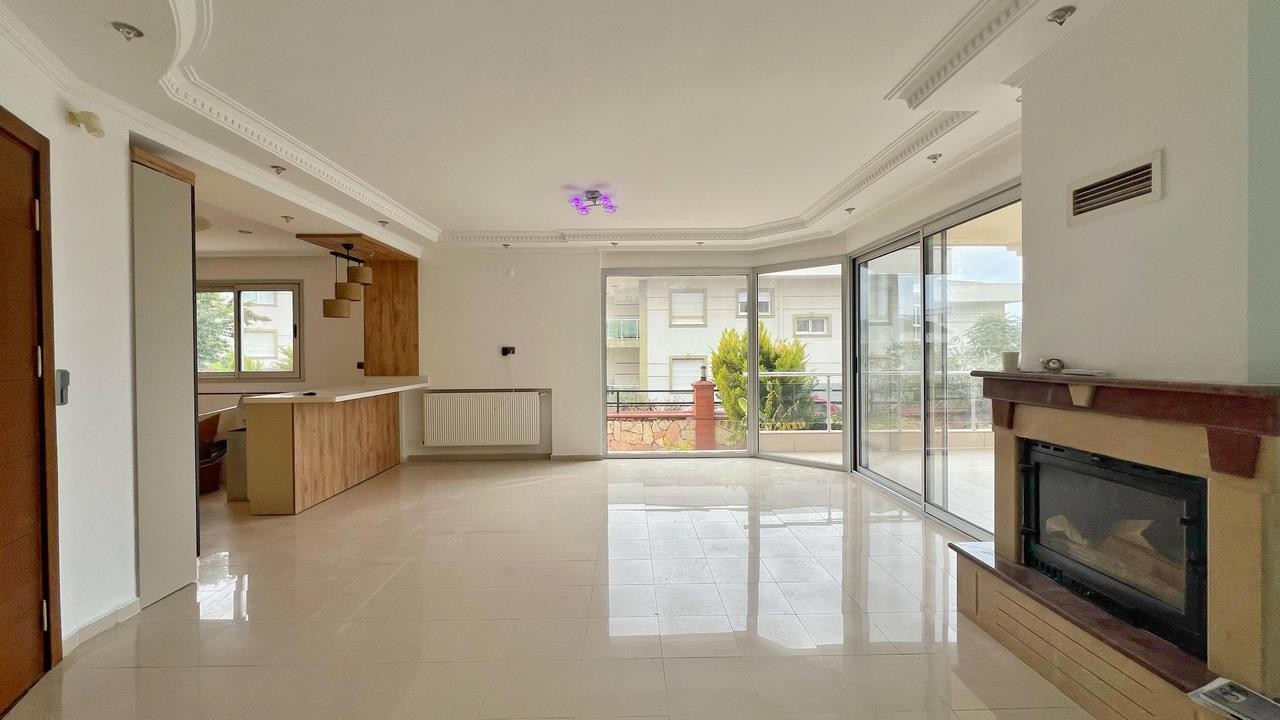 PRIVATE DETACHED VILLA  WITH SEA VIEW IN MARINA AREA