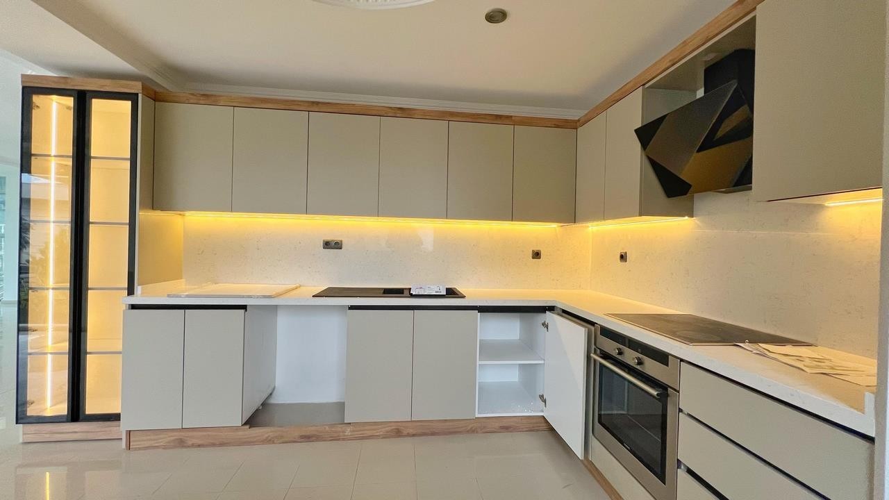 PRIVATE DETACHED VILLA  WITH SEA VIEW IN MARINA AREA