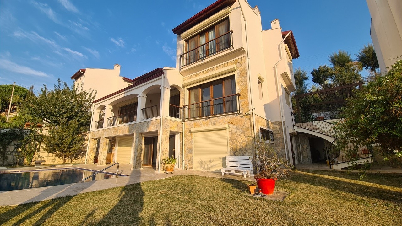 "Stunning 5-Bedroom Villa with Private Pool, Nature and Sea Views in Kuşadası Soğucak"