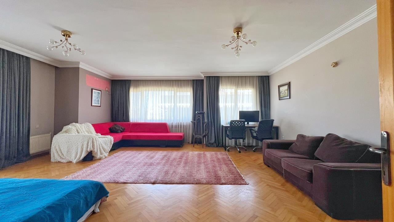 "3+1 Penthouse Duplex in the Heart of the City, Steps from the Seaside"