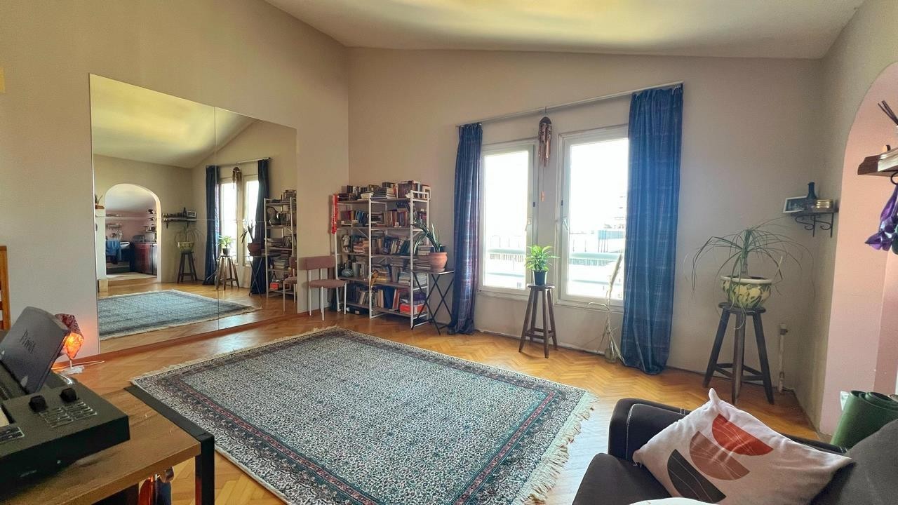 "3+1 Penthouse Duplex in the Heart of the City, Steps from the Seaside"