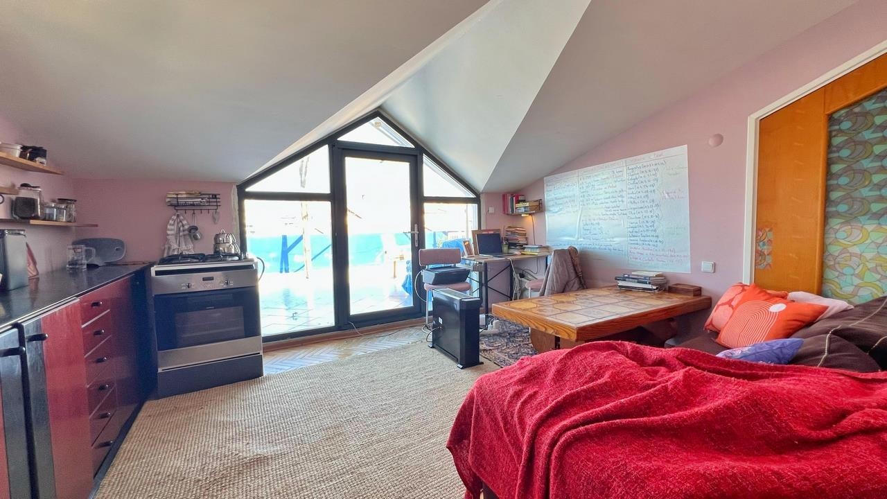 "3+1 Penthouse Duplex in the Heart of the City, Steps from the Seaside"