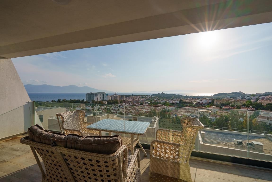 For Sale: 2-Bedroom Apartment with Stunning Sea View