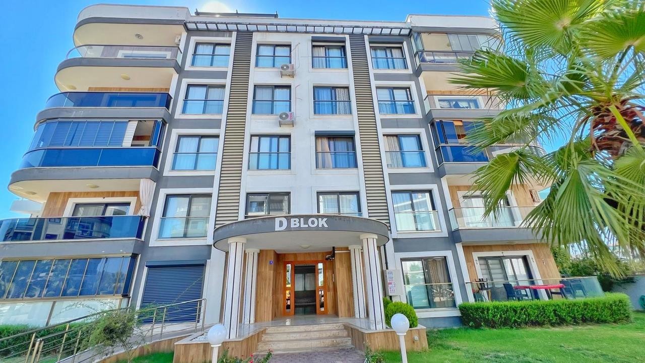 FOR SALE – APARTMENT IN A LUXURY COMPLEX IN THE CENTER OF KUŞADASI