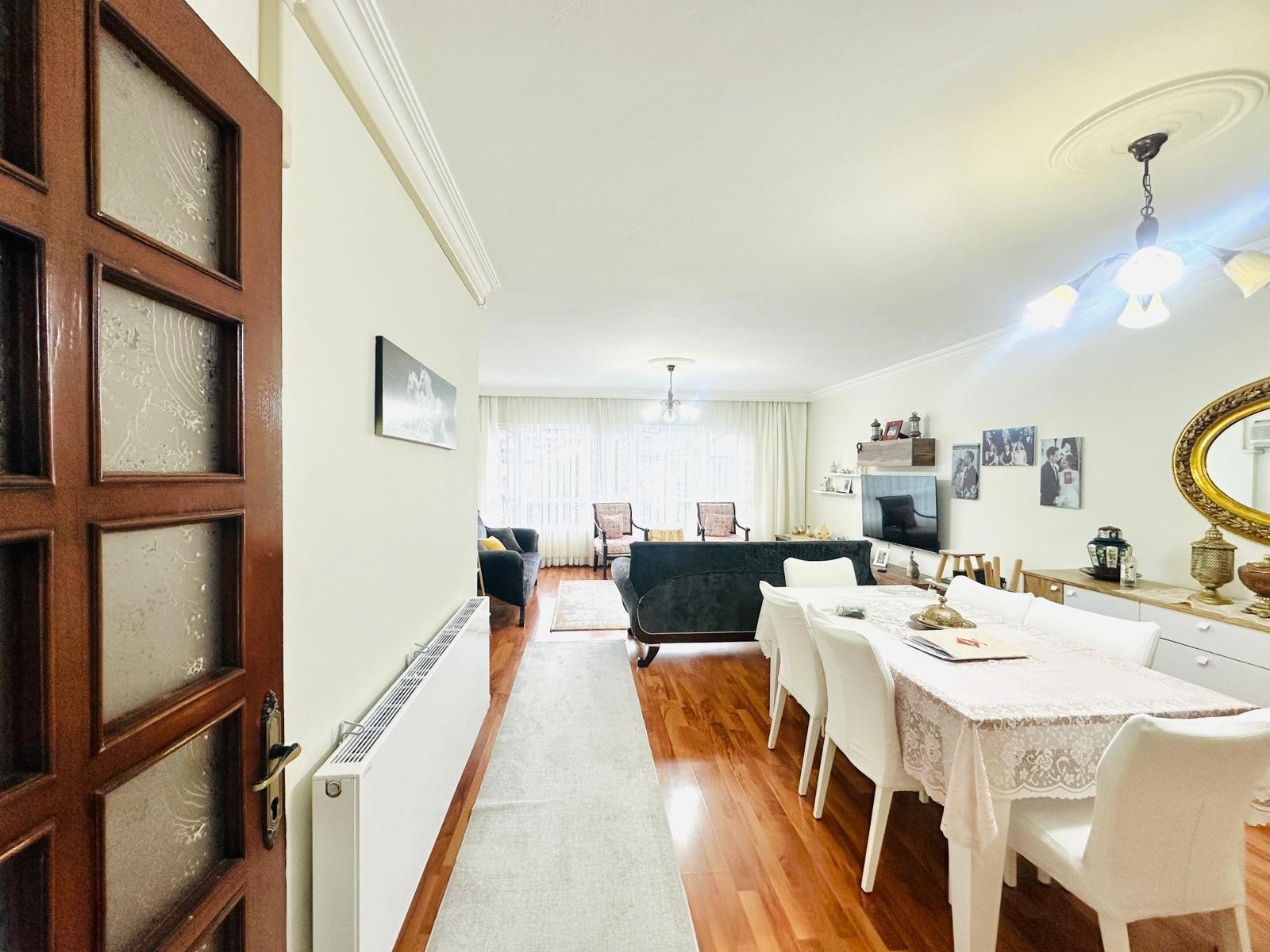 In the Heart of Kuşadası! Air-Conditioned, Natural Gas 3+1 Apartment in Türkmen Neighborhood