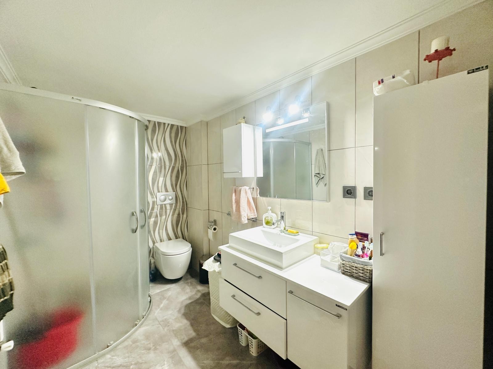 In the Heart of Kuşadası! Air-Conditioned, Natural Gas 3+1 Apartment in Türkmen Neighborhood