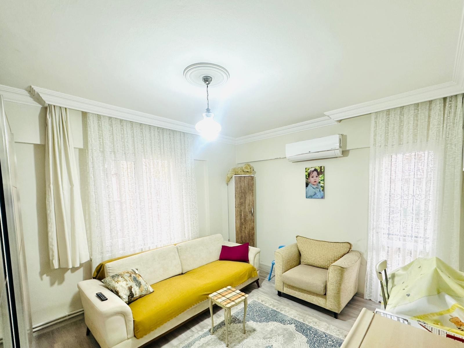 In the Heart of Kuşadası! Air-Conditioned, Natural Gas 3+1 Apartment in Türkmen Neighborhood