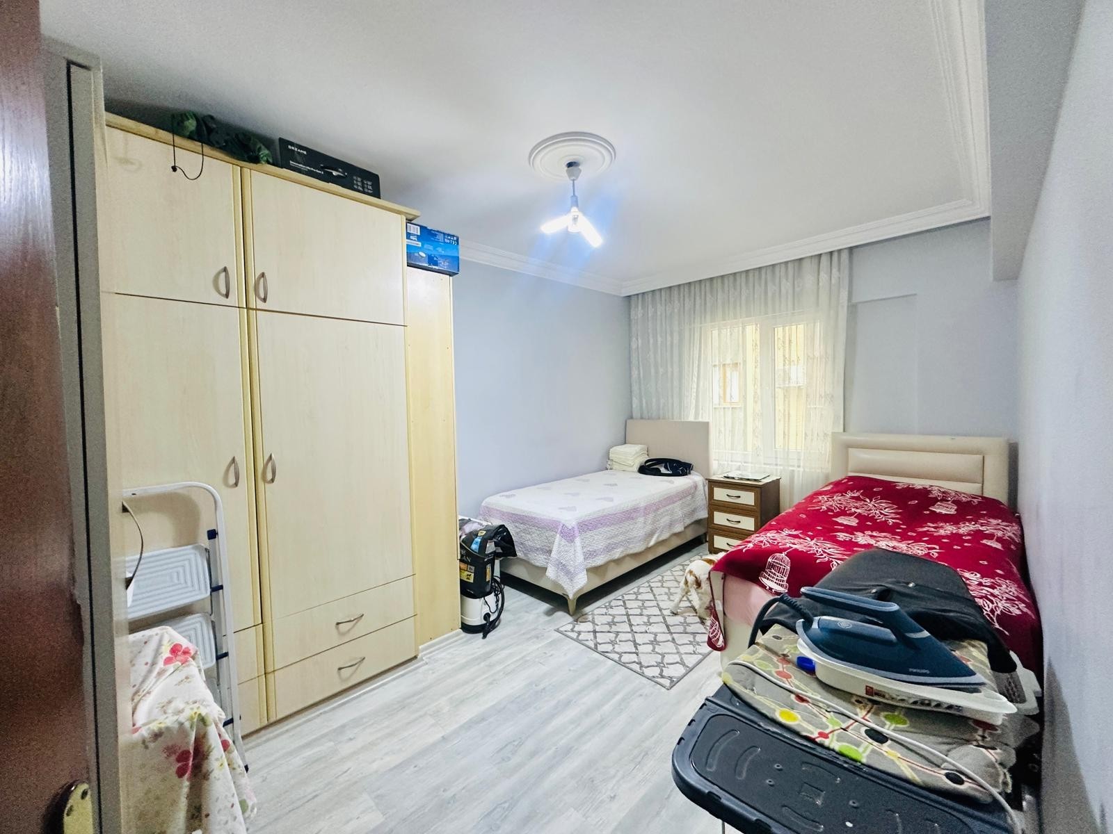 In the Heart of Kuşadası! Air-Conditioned, Natural Gas 3+1 Apartment in Türkmen Neighborhood