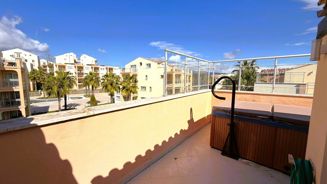 2 Bed Furnished Penthouse Apartment in Golf & Spa Resort in Kusadasi