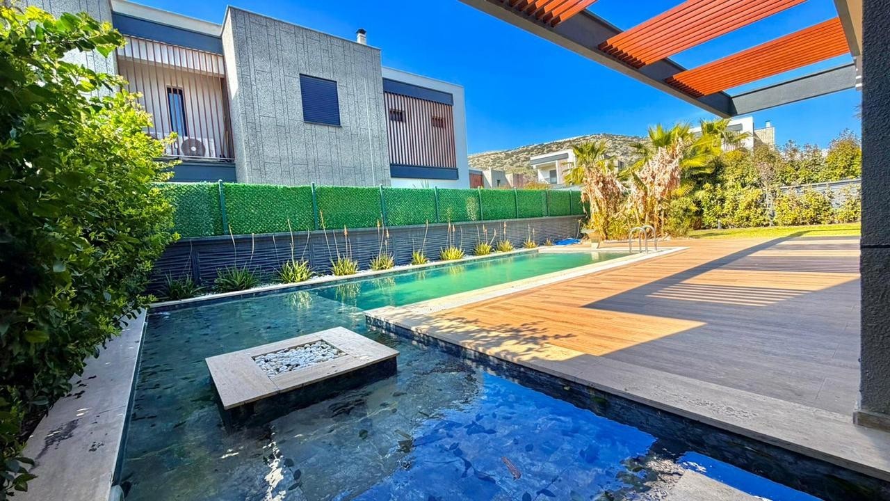 Modern Villa with Private Pool for Sale in Kuşadası Long Beach
