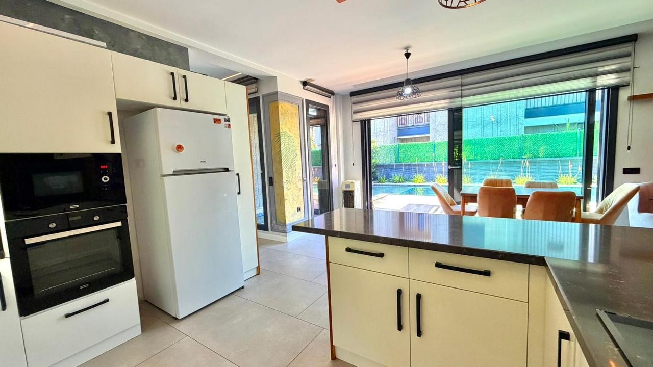 Modern Villa with Private Pool for Sale in Kuşadası Long Beach