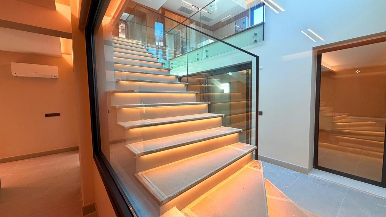 UNIQUE LUXURY VILLA WITH PRIVATE POOL & MODERN MEDITERRANEAN ARCHITECTURE IN KUŞADASI