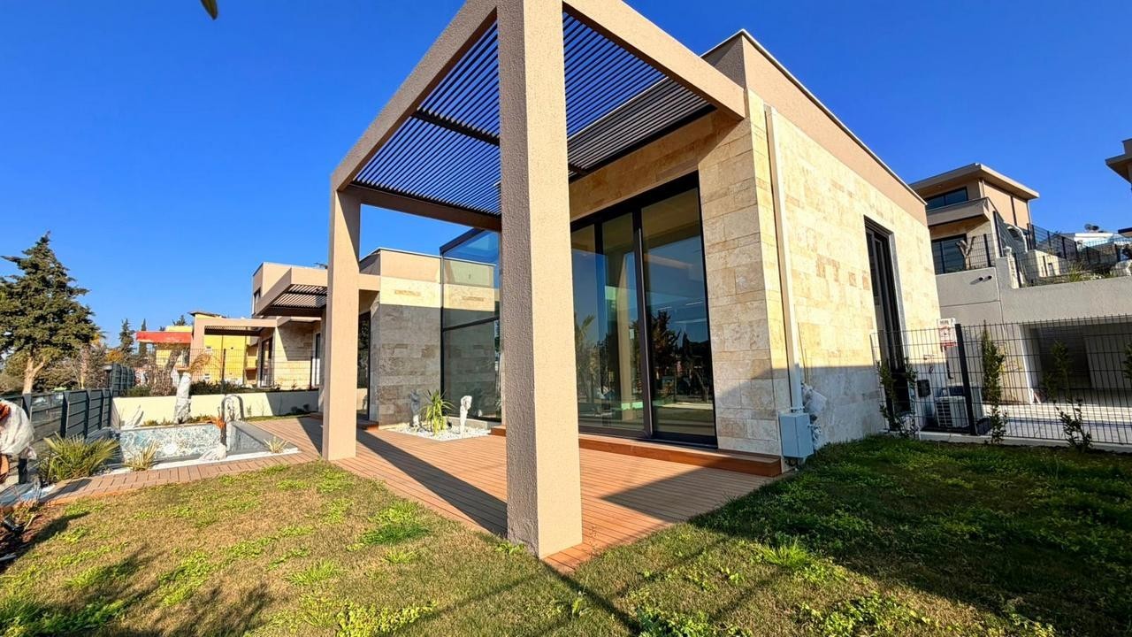 UNIQUE LUXURY VILLA WITH PRIVATE POOL & MODERN MEDITERRANEAN ARCHITECTURE IN KUŞADASI
