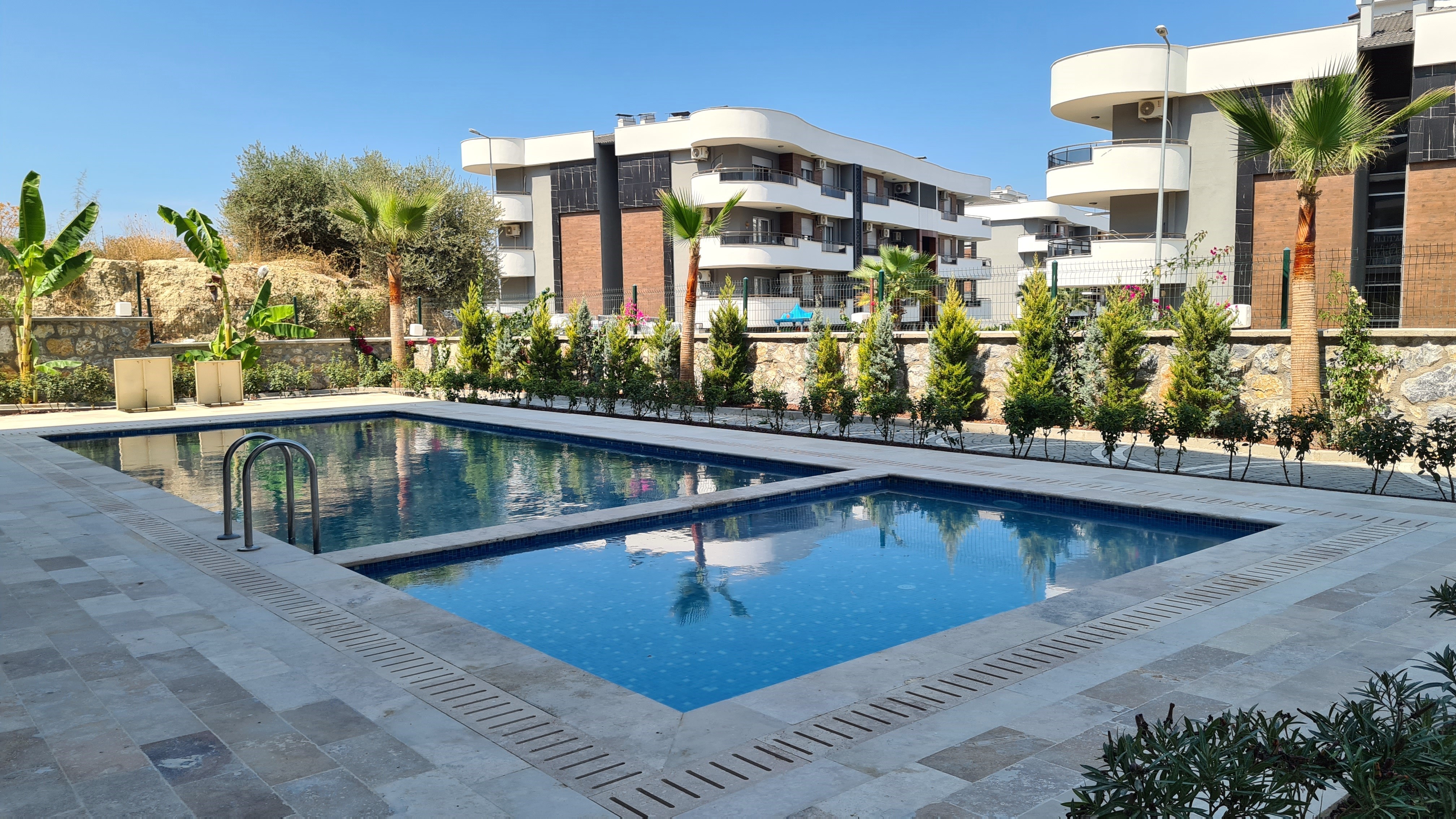 Fully furnished modern apartment for sale in Değirmendere Neighborhood, Kuşadası