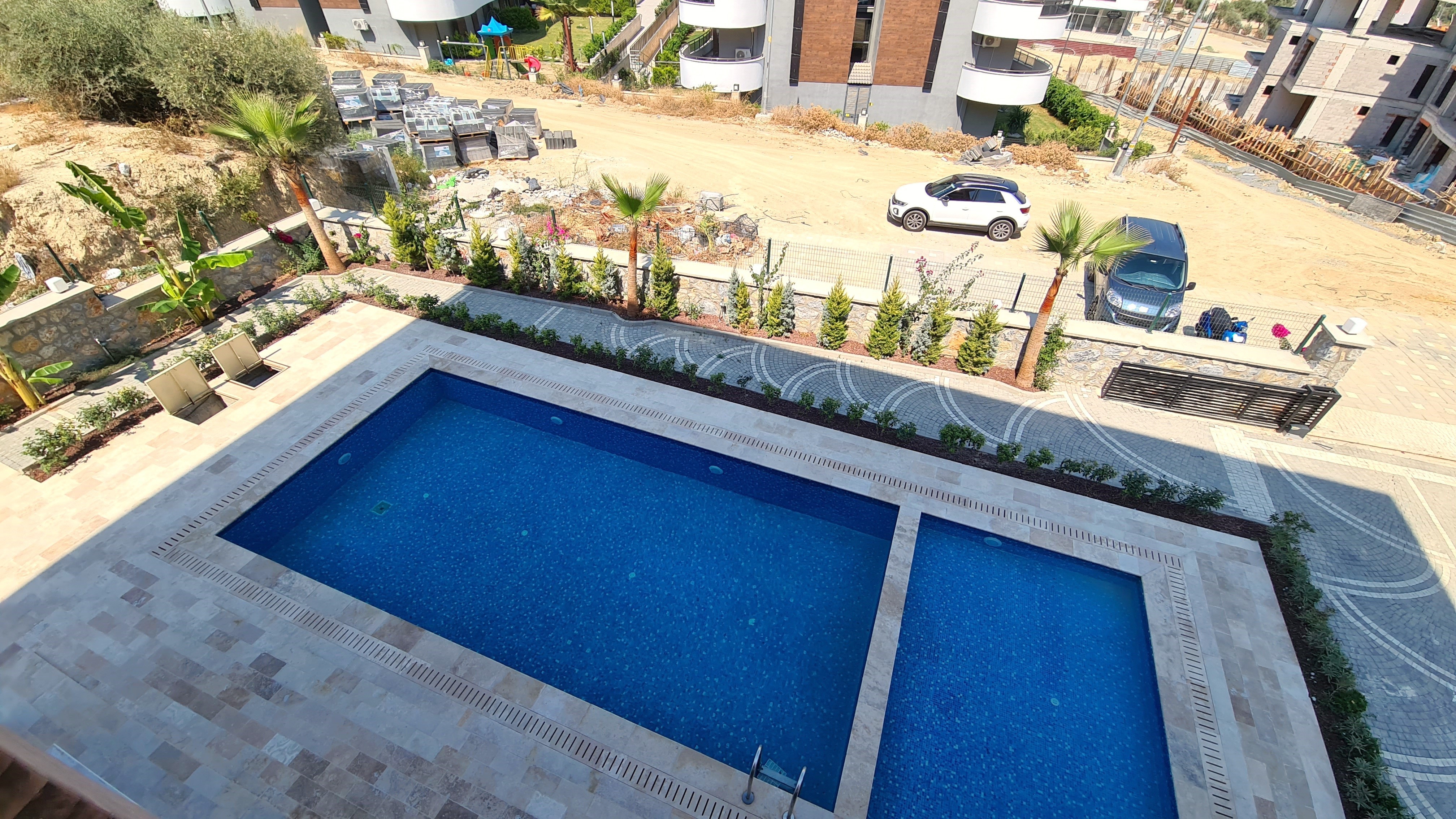 Fully furnished modern apartment for sale in Değirmendere Neighborhood, Kuşadası