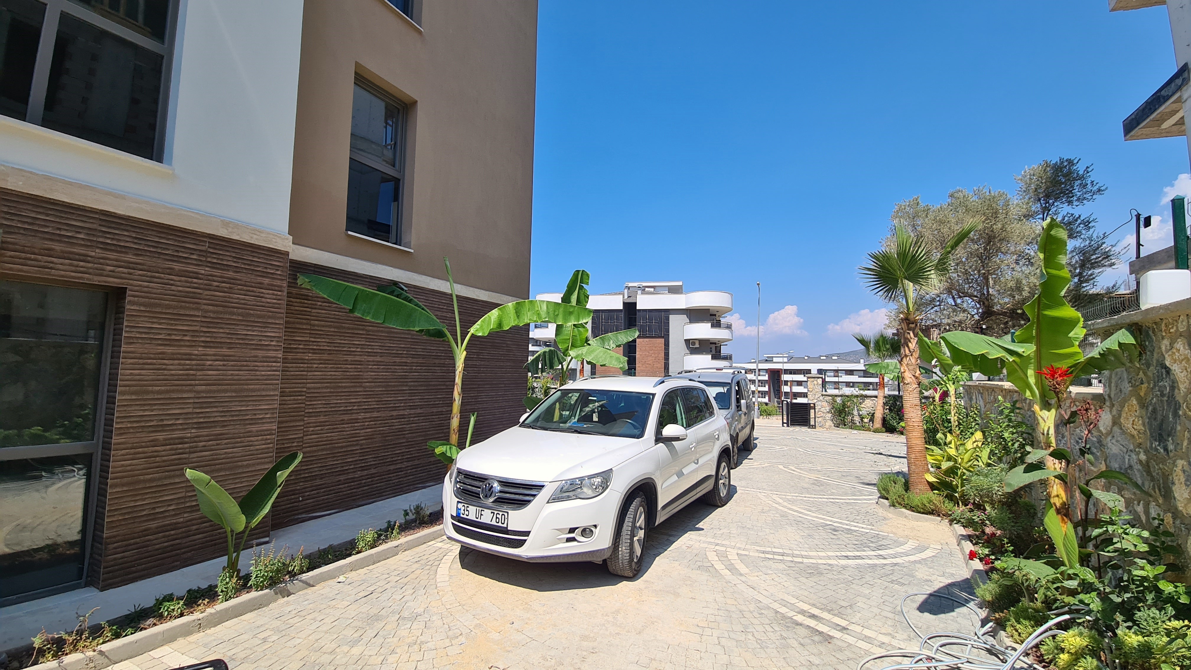 Fully furnished modern apartment for sale in Değirmendere Neighborhood, Kuşadası