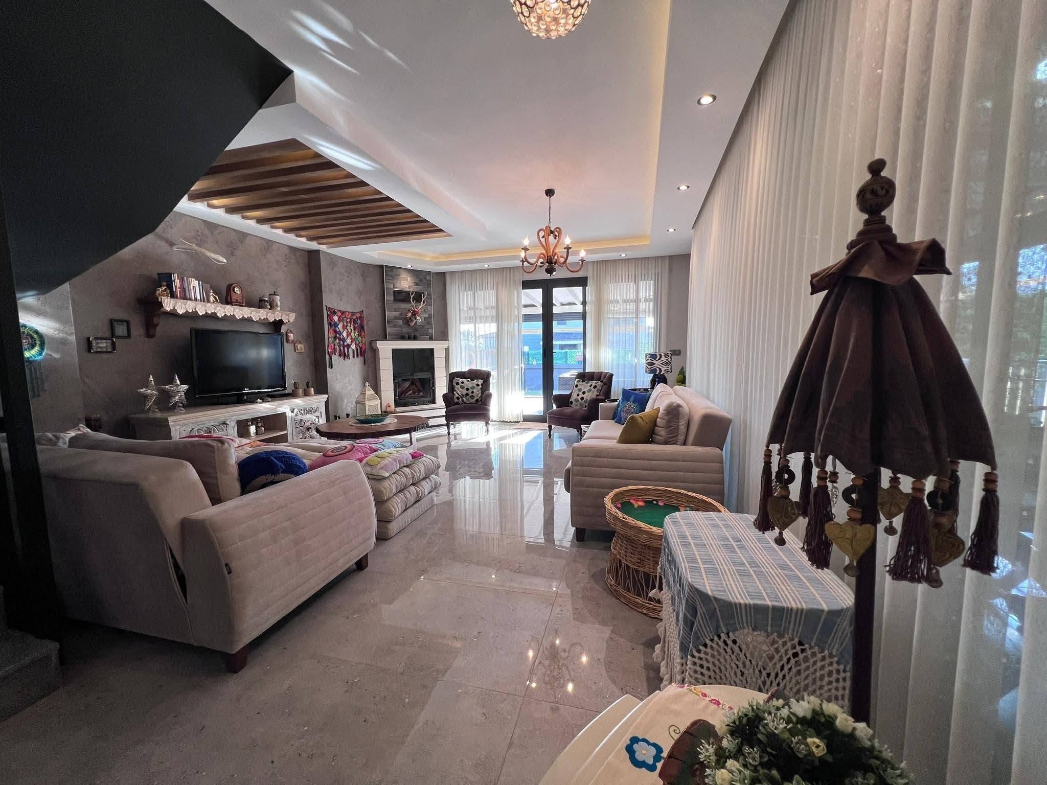 EXCLUSIVE DETACHED VILLA WITH PRIVATE POOL AND SOLAR ENERGY SYSTEM IN KUŞADASI