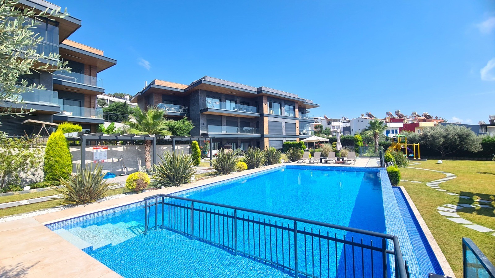 LUXURY 3-BEDROOM APARTMENT WITH SEA VIEWS IN LADIES BEACH | KUŞADASI