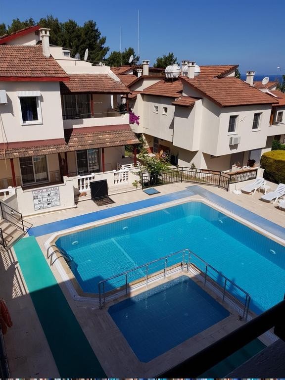 FOR SALE IN KUŞADASI LADIES BEACH | ONLY 400 M TO THE SEA | POOLSIDE CORNER VILLA | 140 SQM NET
