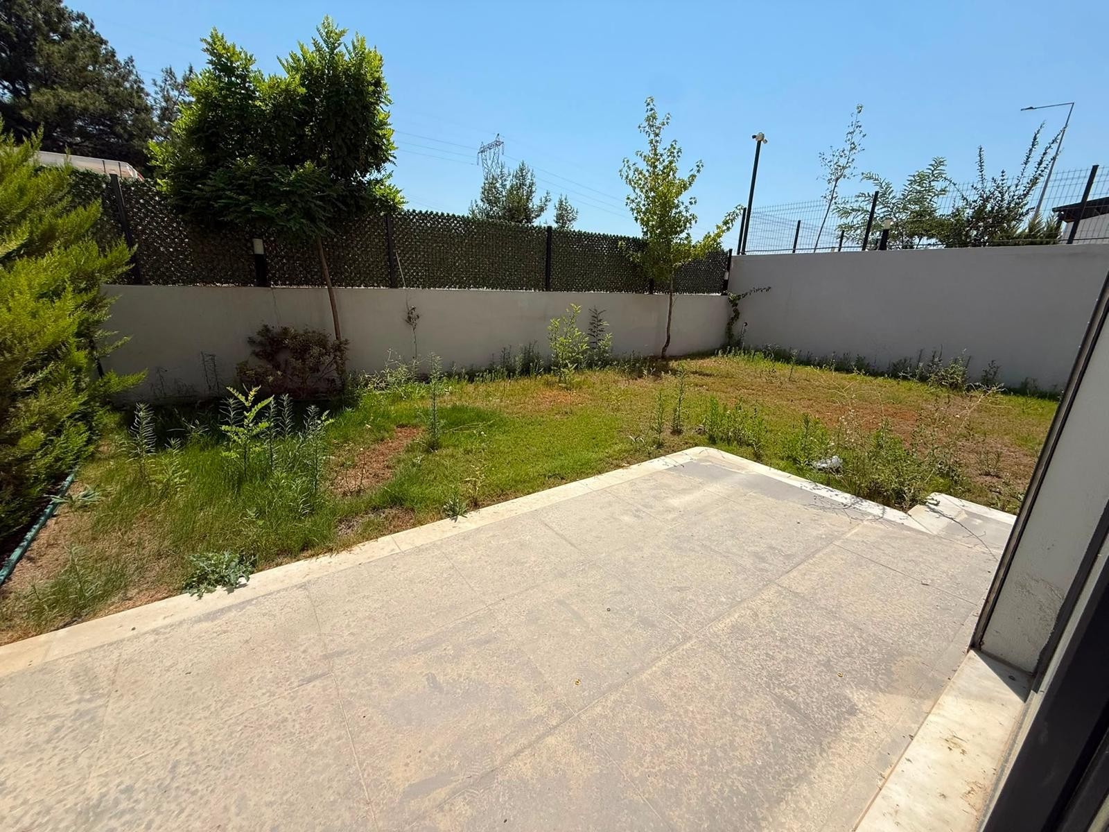 FOR SALE IN KUŞADASI | PRIVATE GARDEN 2+1 | 75 SQM | 50 SQM GARDEN & TERRACE | INDOOR & OUTDOOR POOLS