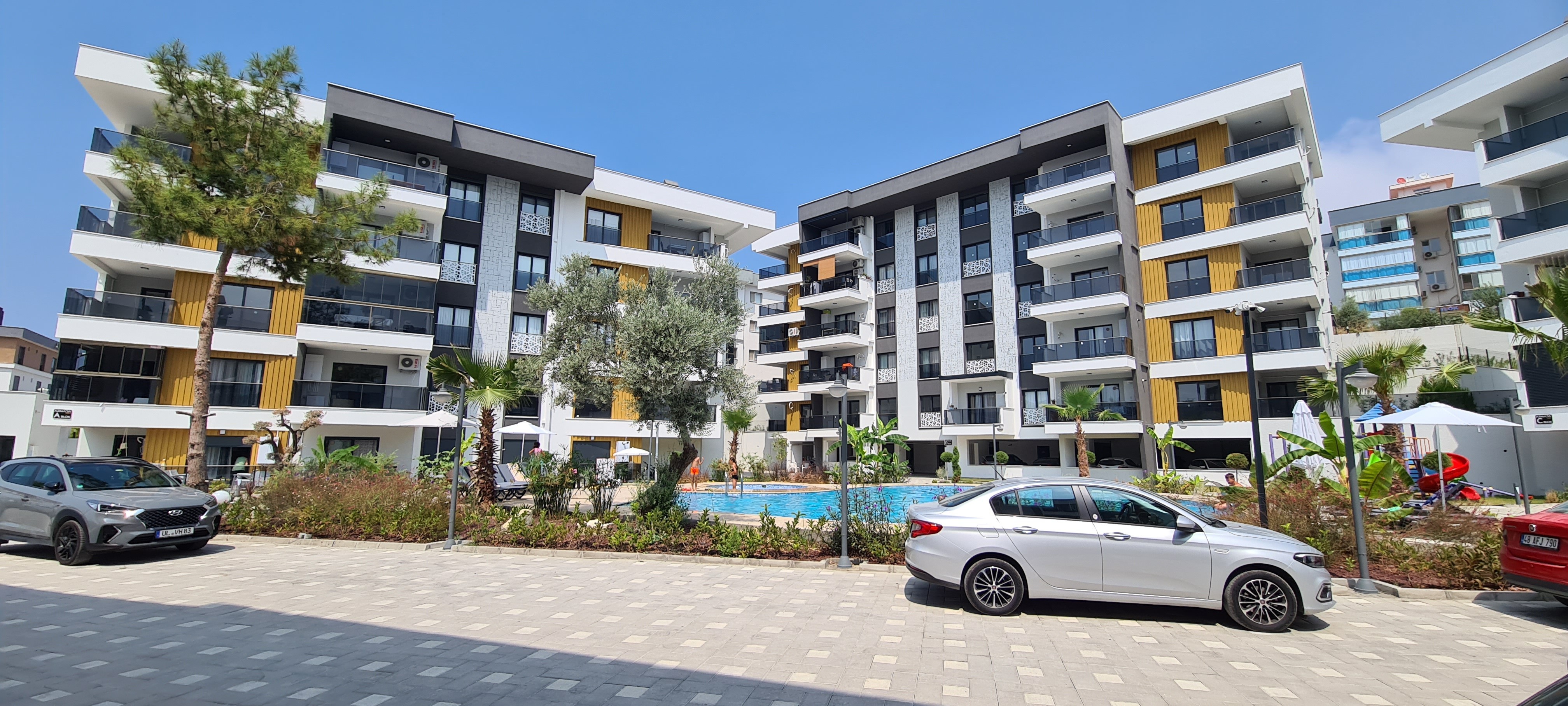 FOR SALE IN KUŞADASI | PRIVATE GARDEN 2+1 | 75 SQM | 50 SQM GARDEN & TERRACE | INDOOR & OUTDOOR POOLS
