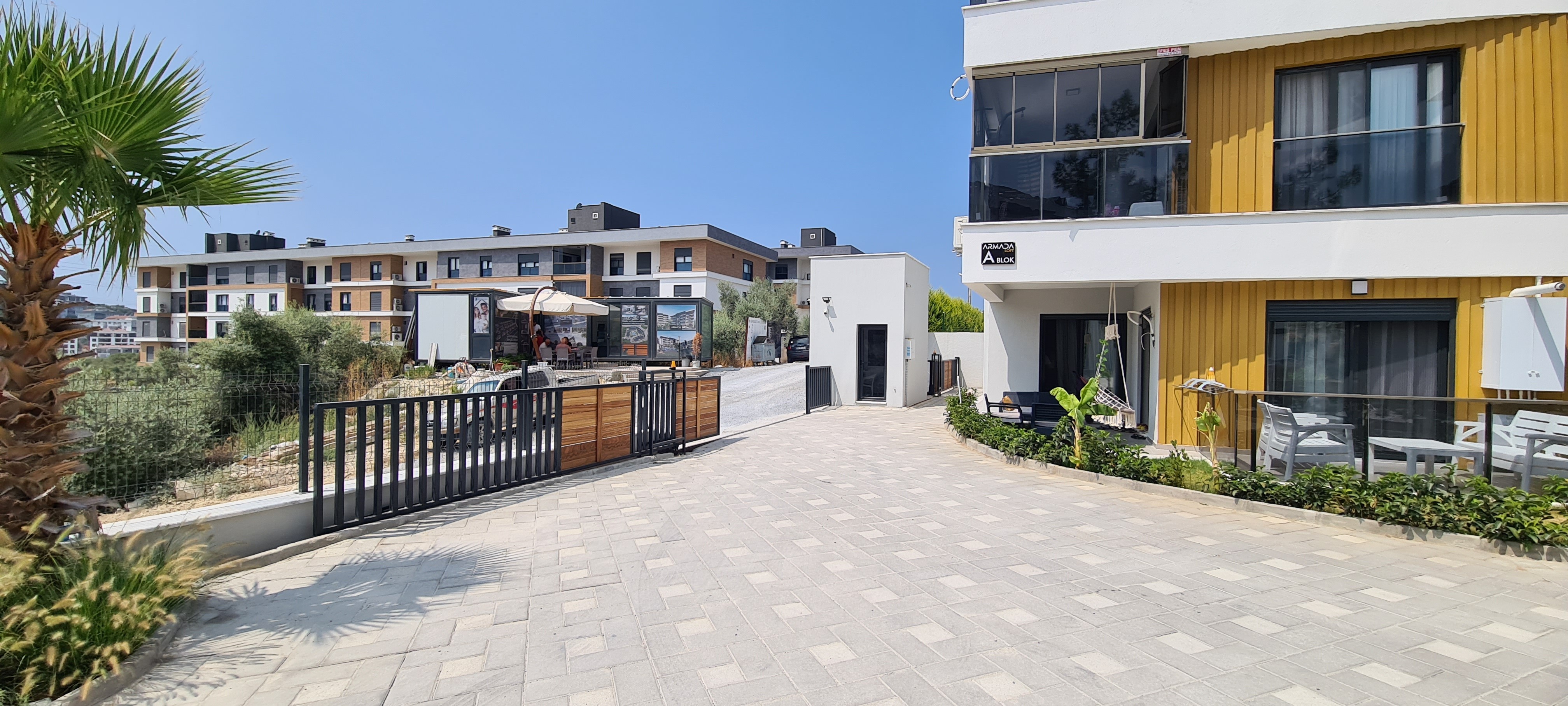 FOR SALE IN KUŞADASI | PRIVATE GARDEN 2+1 | 75 SQM | 50 SQM GARDEN & TERRACE | INDOOR & OUTDOOR POOLS