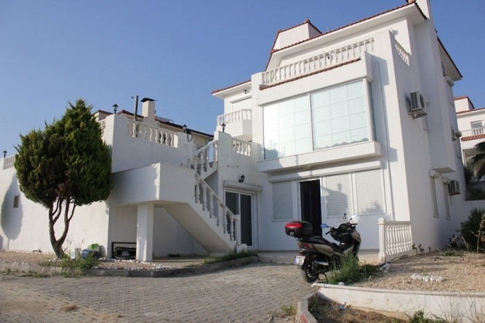 Detached Villa With Private Pool in Kusadasi Sogucak}