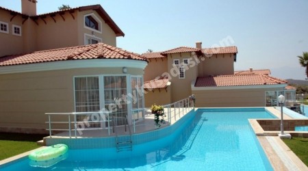 РОСКОШНАЯ ОТДЕЛЬНАЯ ВИЛЛА В КУШАДАСЫ.