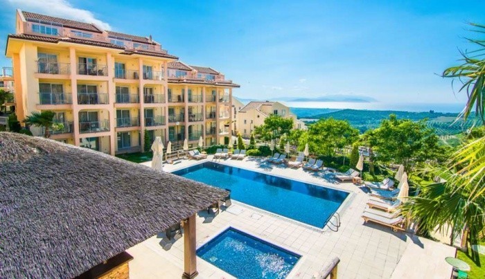 2 Bed Furnished Apartment in Golf & Spa Resort Kusadasi}