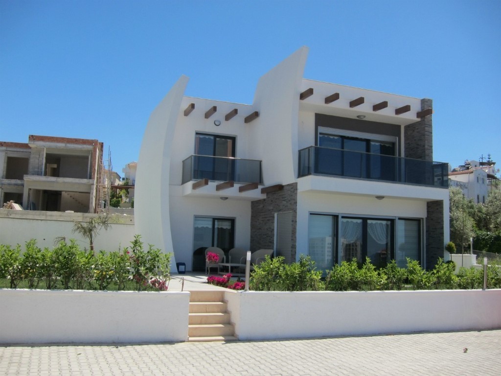 Luxury Detached Villa With Private Pool Kusadasi}