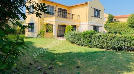 РОСКОШНАЯ ОТДЕЛЬНАЯ ВИЛЛА С ЧАСТНЫМ УЧАСТКОМ ПЛОЩАДЬЮ 1200 М2 В КУШАДАСЫ.
