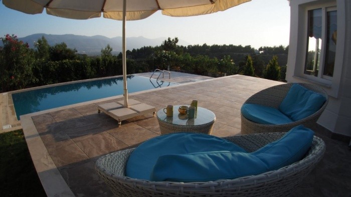 РОСКОШНАЯ ОТДЕЛЬНАЯ ВИЛЛА В КУШАДАСЫ.