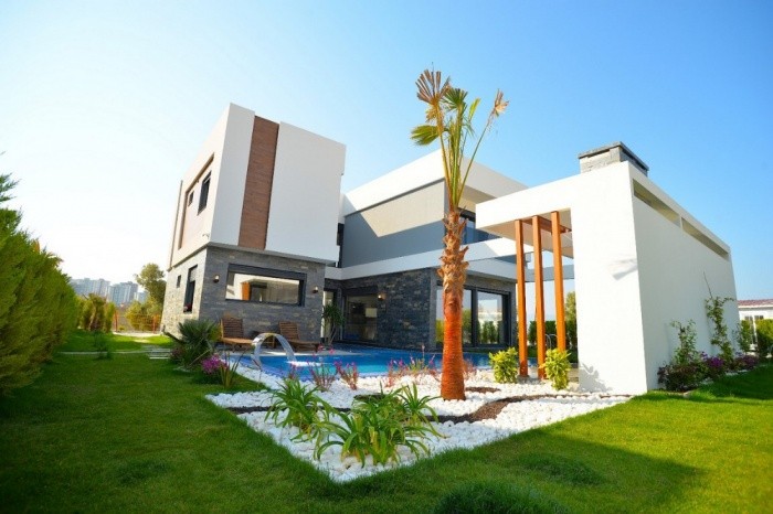 Luxury Detached Villas With Private Pool