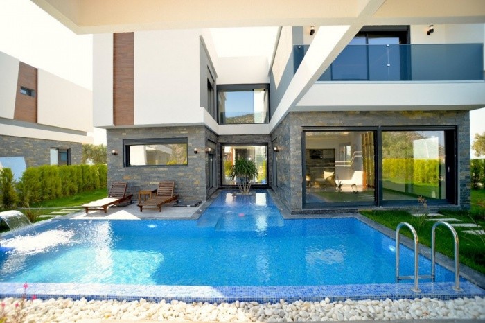 Luxury Detached Villas With Private Pool