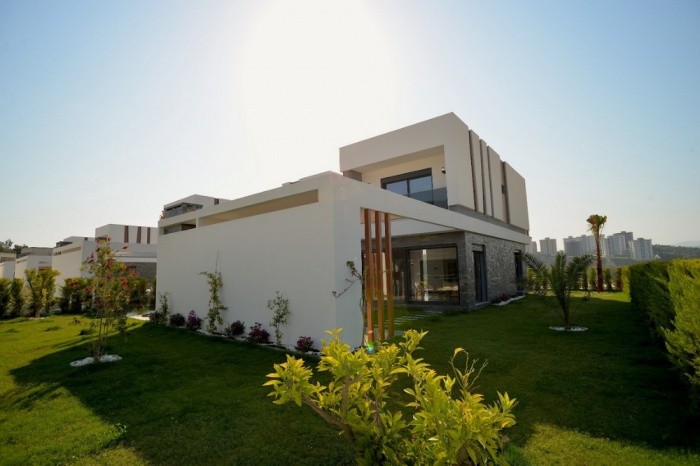 Luxury Detached Villas With Private Pool