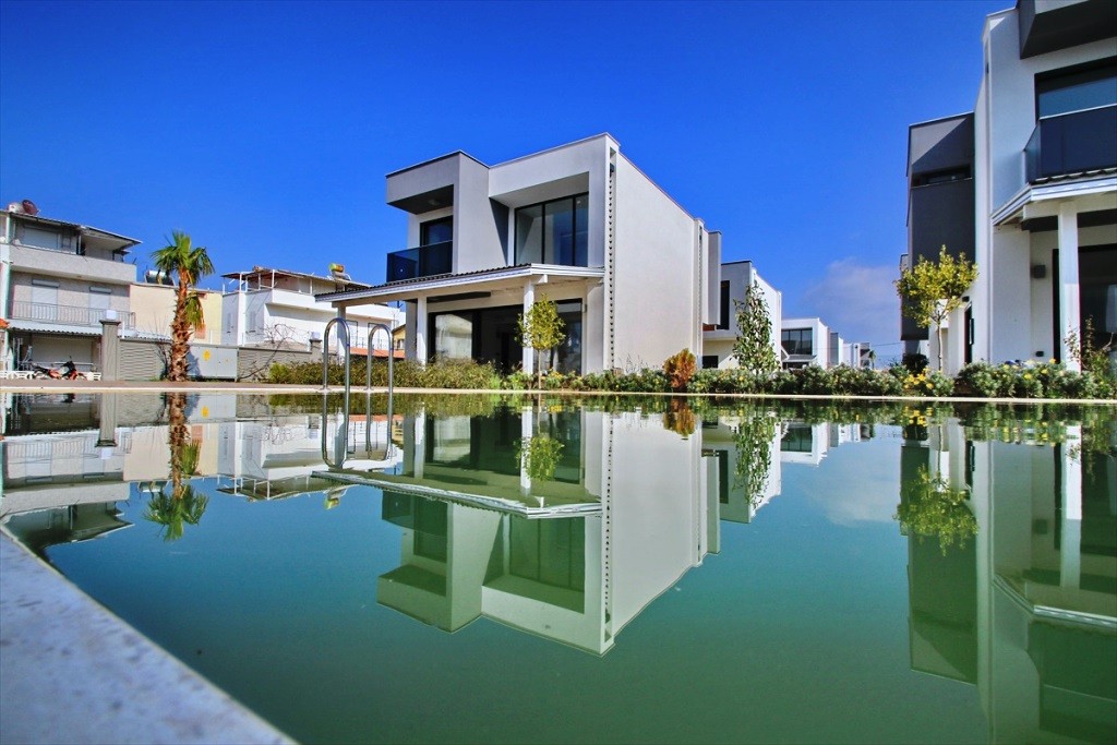3 Bedroomed Villas for Sale in Long Beach Davutlar Kusadasi