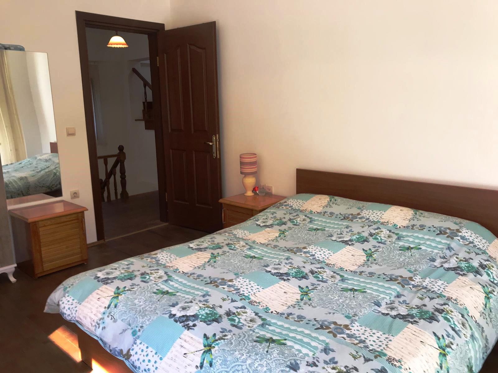 РОСКОШНАЯ ОТДЕЛЬНАЯ ВИЛЛА ИЗ КАМНЯ С ЧАСТНЫМ БАССЕЙНОМ В КУШАДАСЫ.