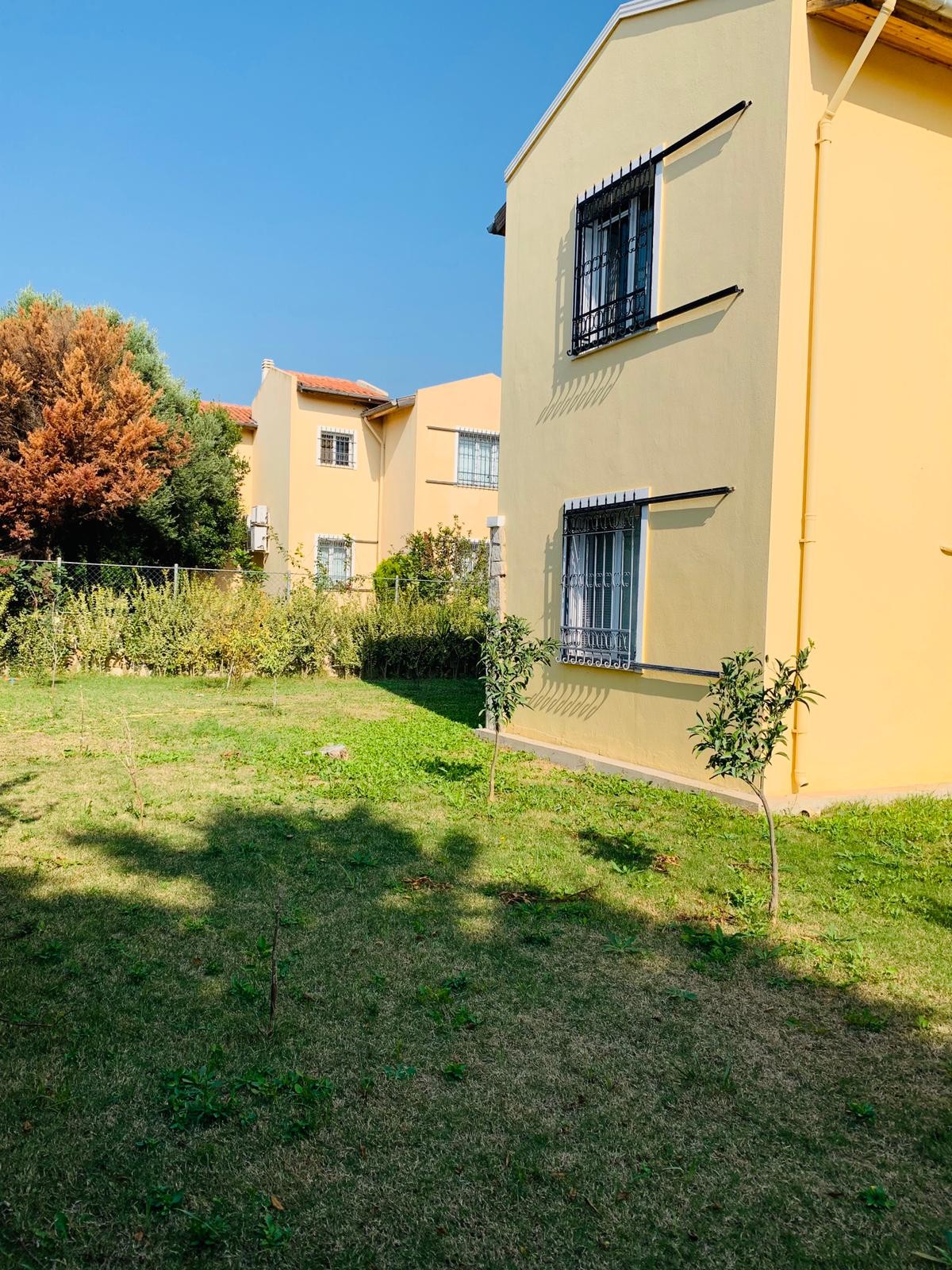 РОСКОШНАЯ ОТДЕЛЬНАЯ ВИЛЛА С ЧАСТНЫМ УЧАСТКОМ ПЛОЩАДЬЮ 1200 М2 В КУШАДАСЫ.