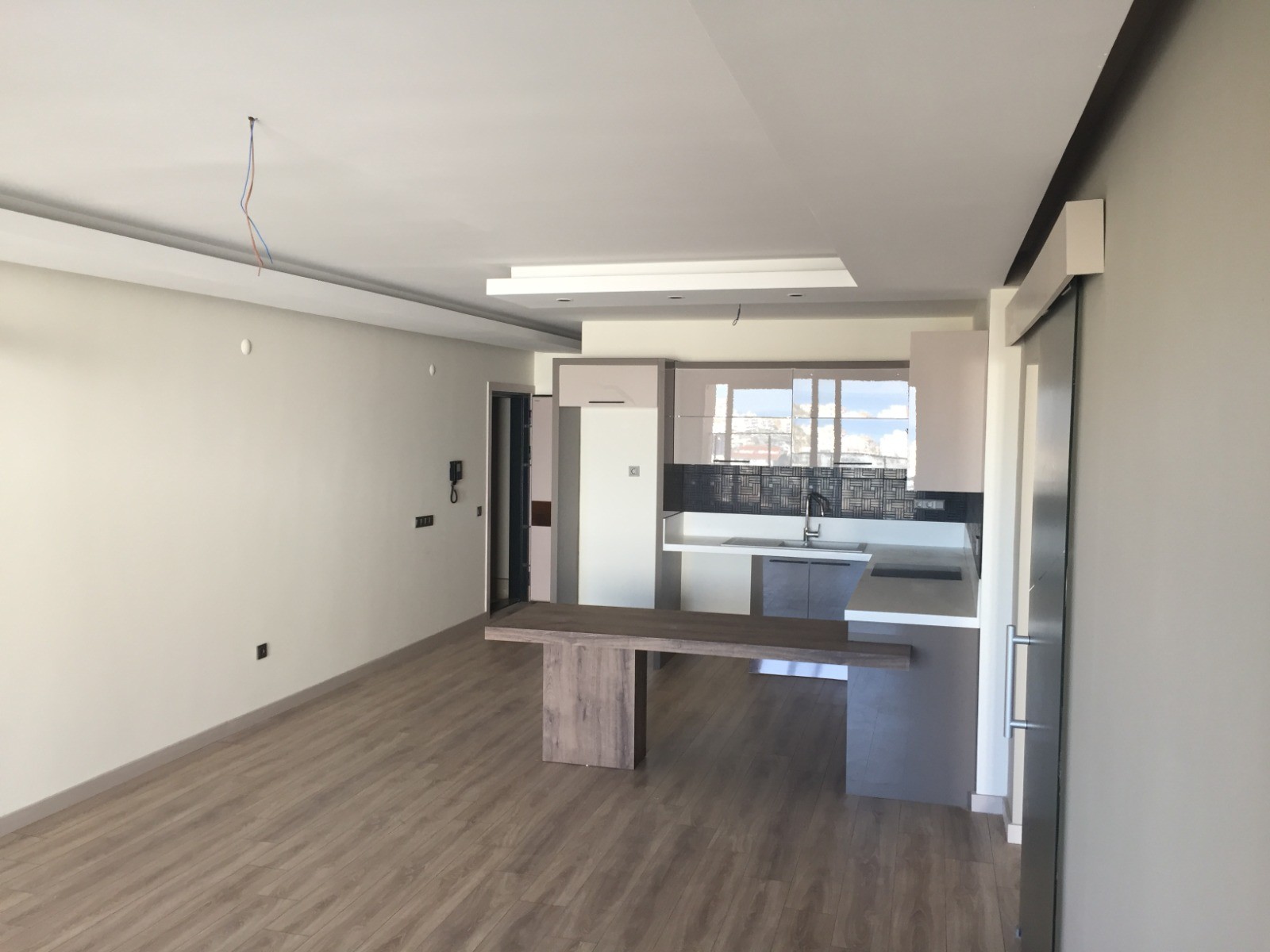 BRAND NEW 3 BEDROOMED RESIDENCE