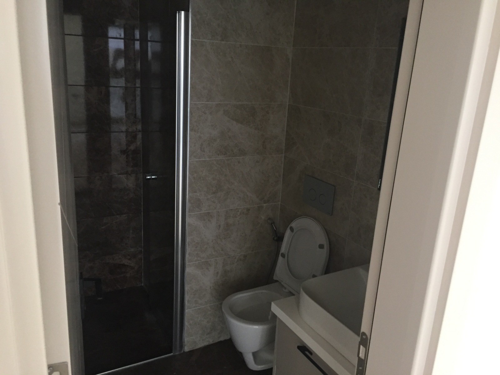 BRAND NEW 3 BEDROOMED RESIDENCE