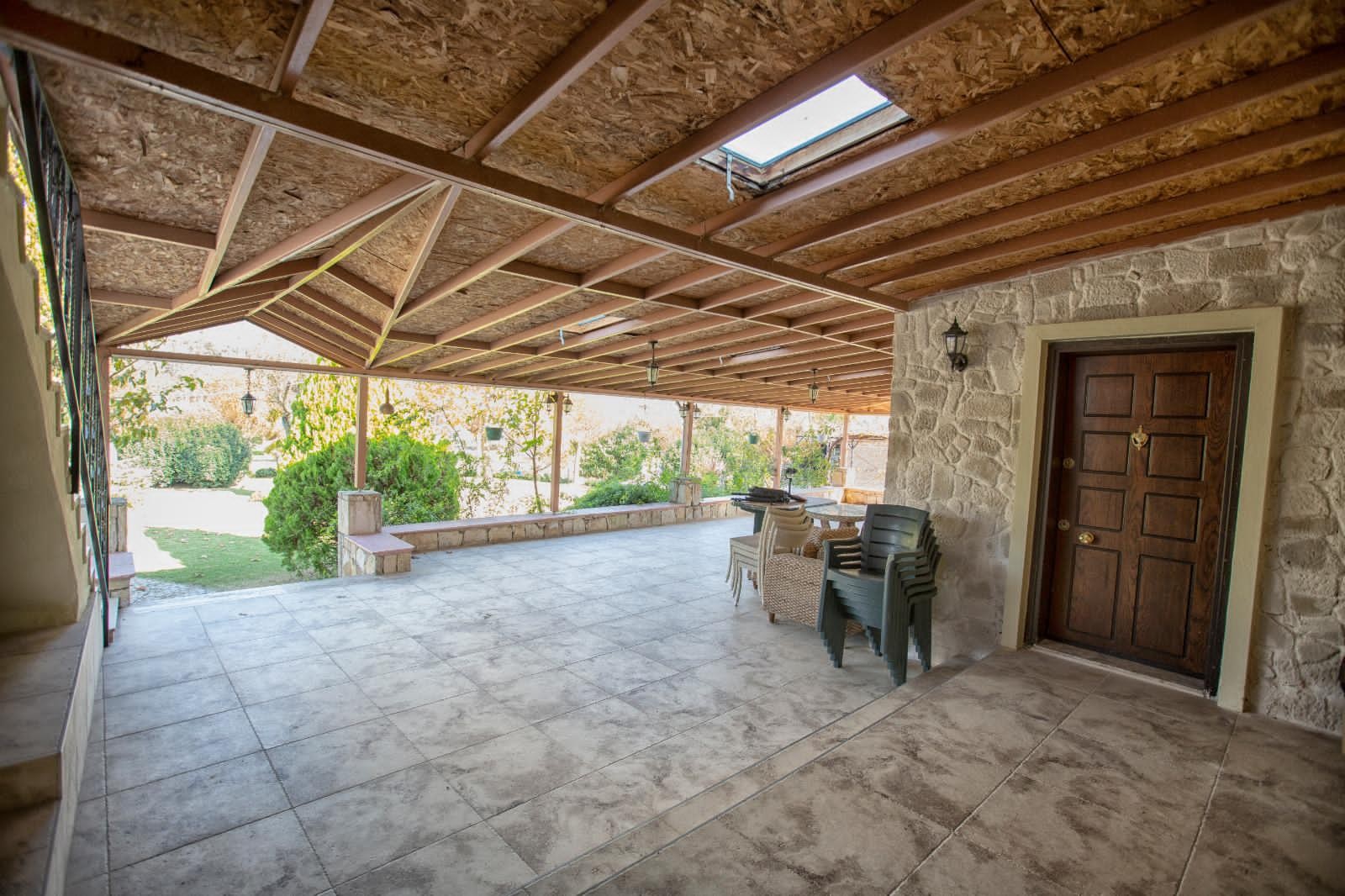 LUXURY FARM HOUSE ON PRIVATE LAND