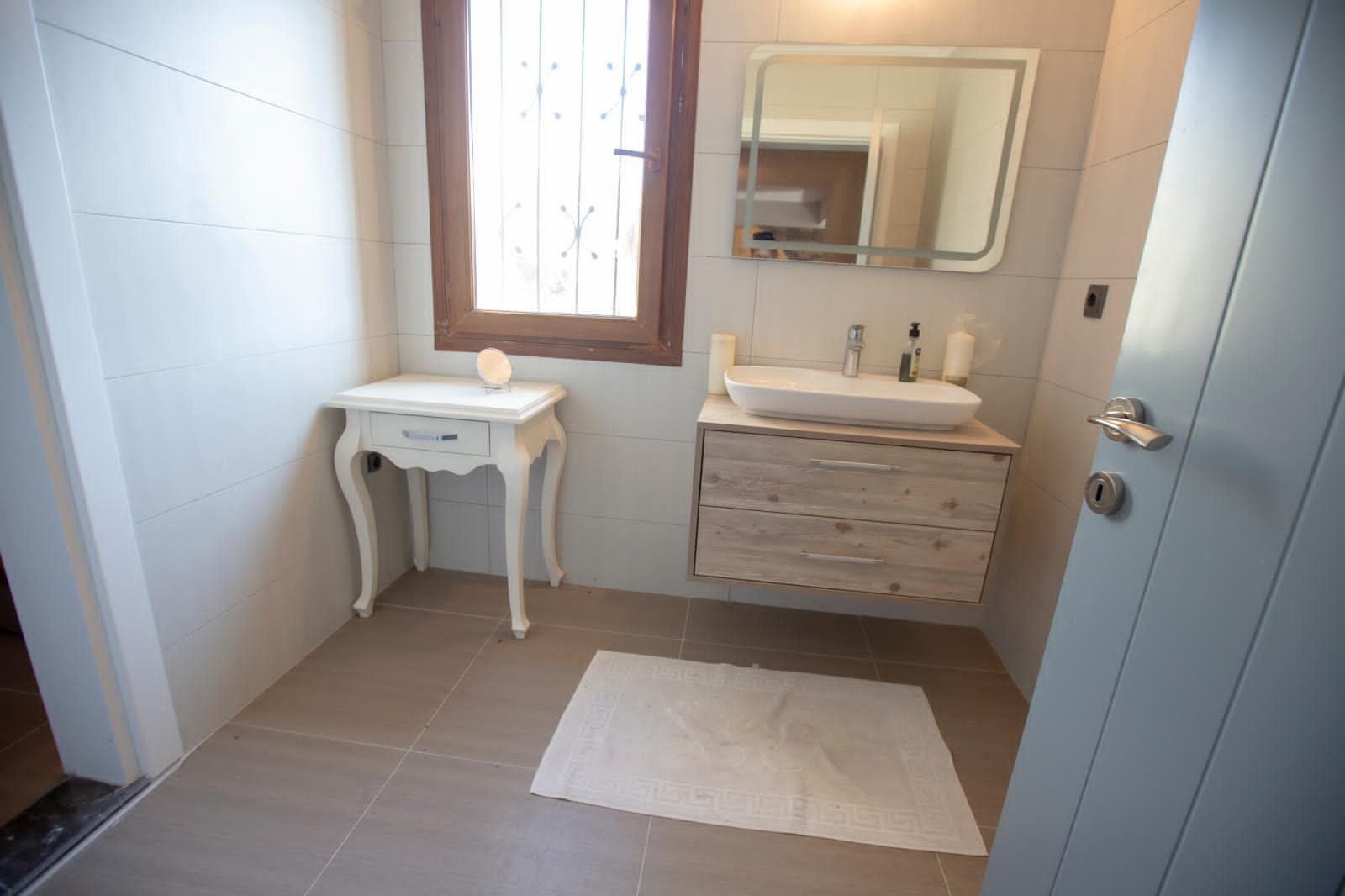 LUXURY FARM HOUSE ON PRIVATE LAND