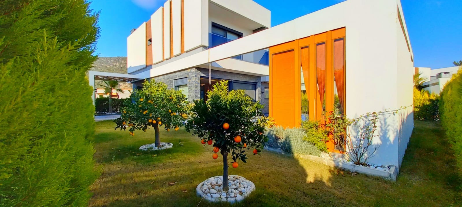 CLOSE TO THE CENTRUM LUXURY BRAND NEW VILLA