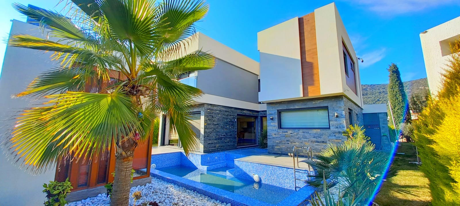 CLOSE TO THE CENTRUM LUXURY BRAND NEW VILLA