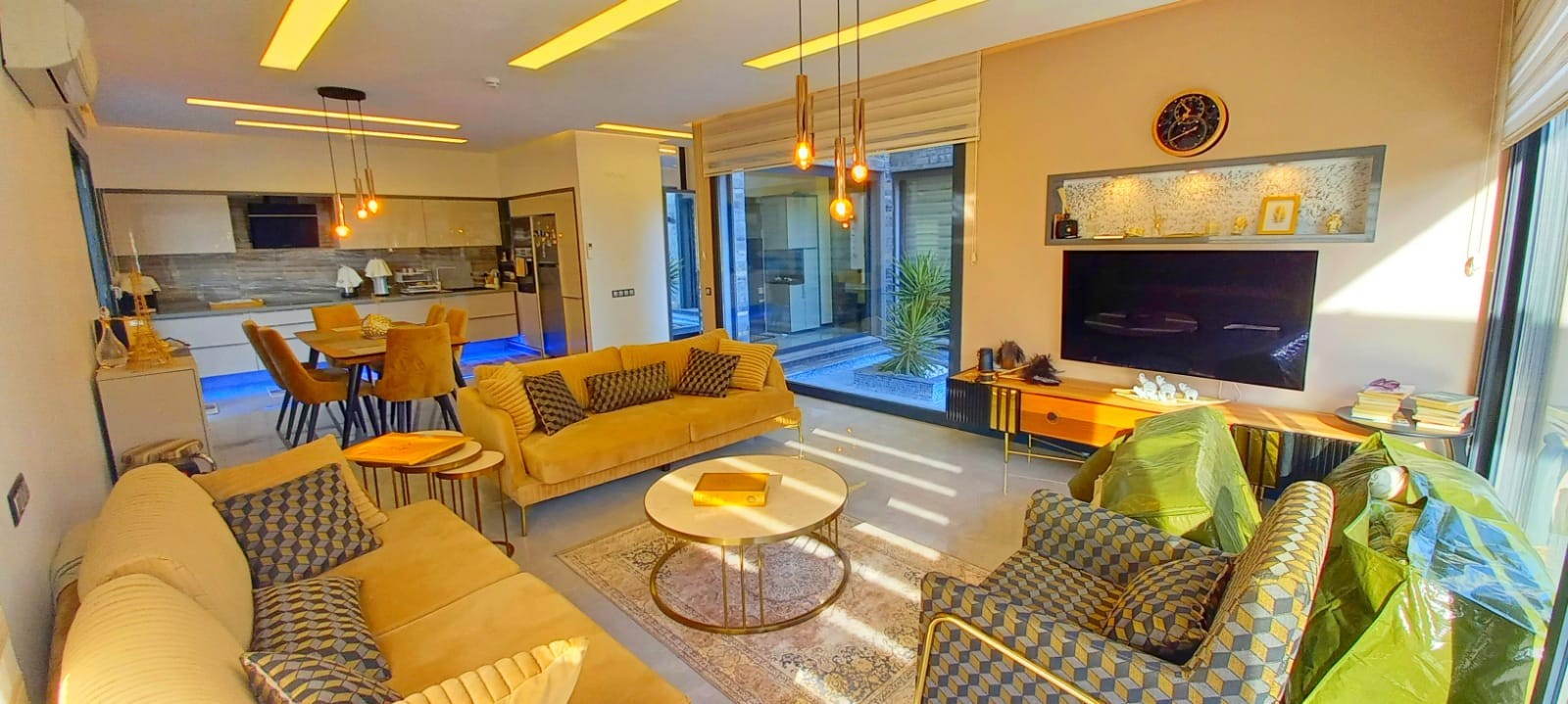 CLOSE TO THE CENTRUM LUXURY BRAND NEW VILLA